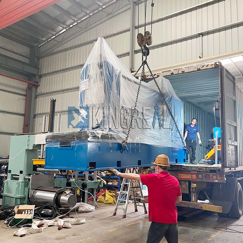 Aluminium slitting machine verzonden naar Rusland