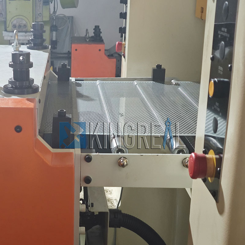 metal sheet perforated machine